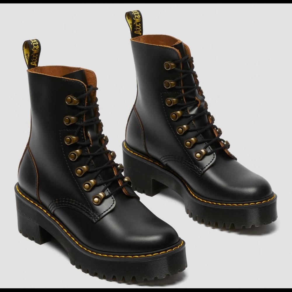 Leona Dr. Martens - Brand New